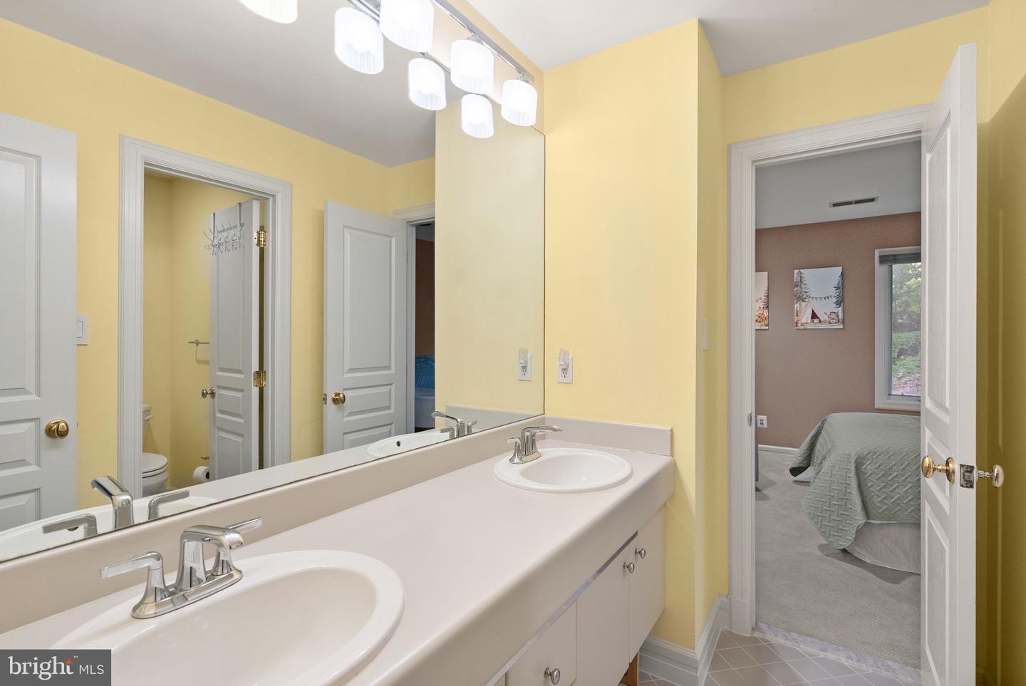 7016 Winterberry Ln Property Photo 47