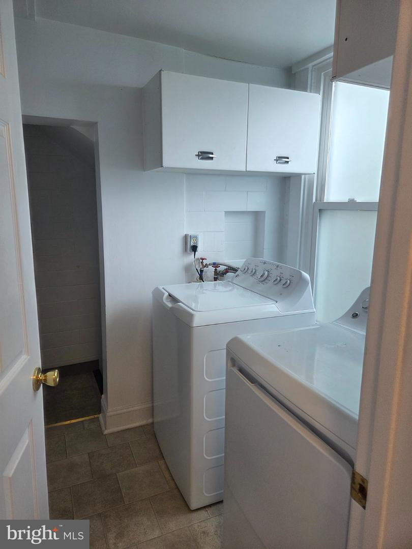 23630 Woodfield Rd Property Photo 4