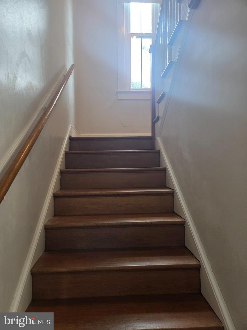 23630 Woodfield Rd Property Photo 8