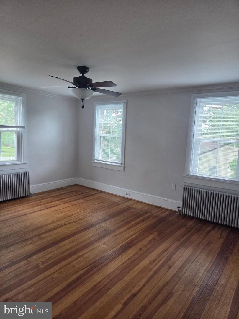 23630 Woodfield Rd Property Photo 11