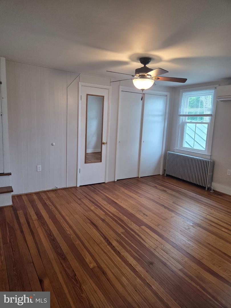 23630 Woodfield Rd Property Photo 12