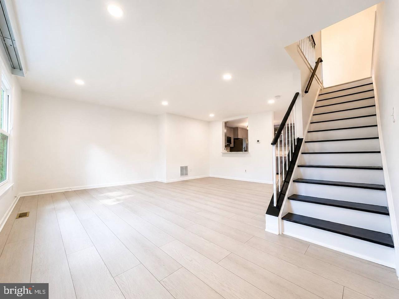 3623 Silver Spruce Cir Property Photo 6