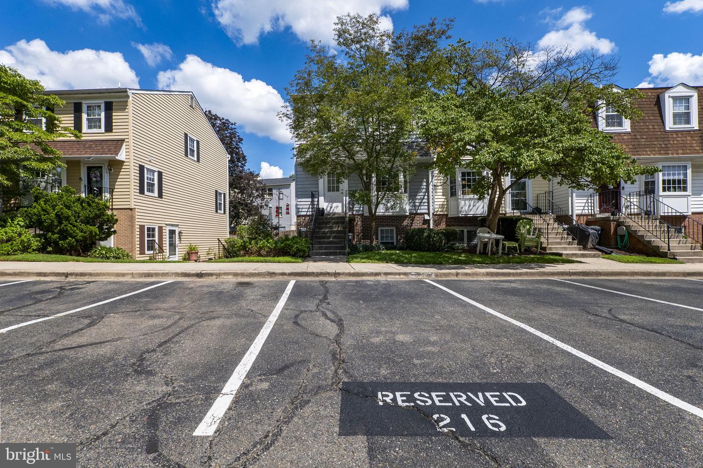 124 Barnsfield Ct #216 Property Photo 2