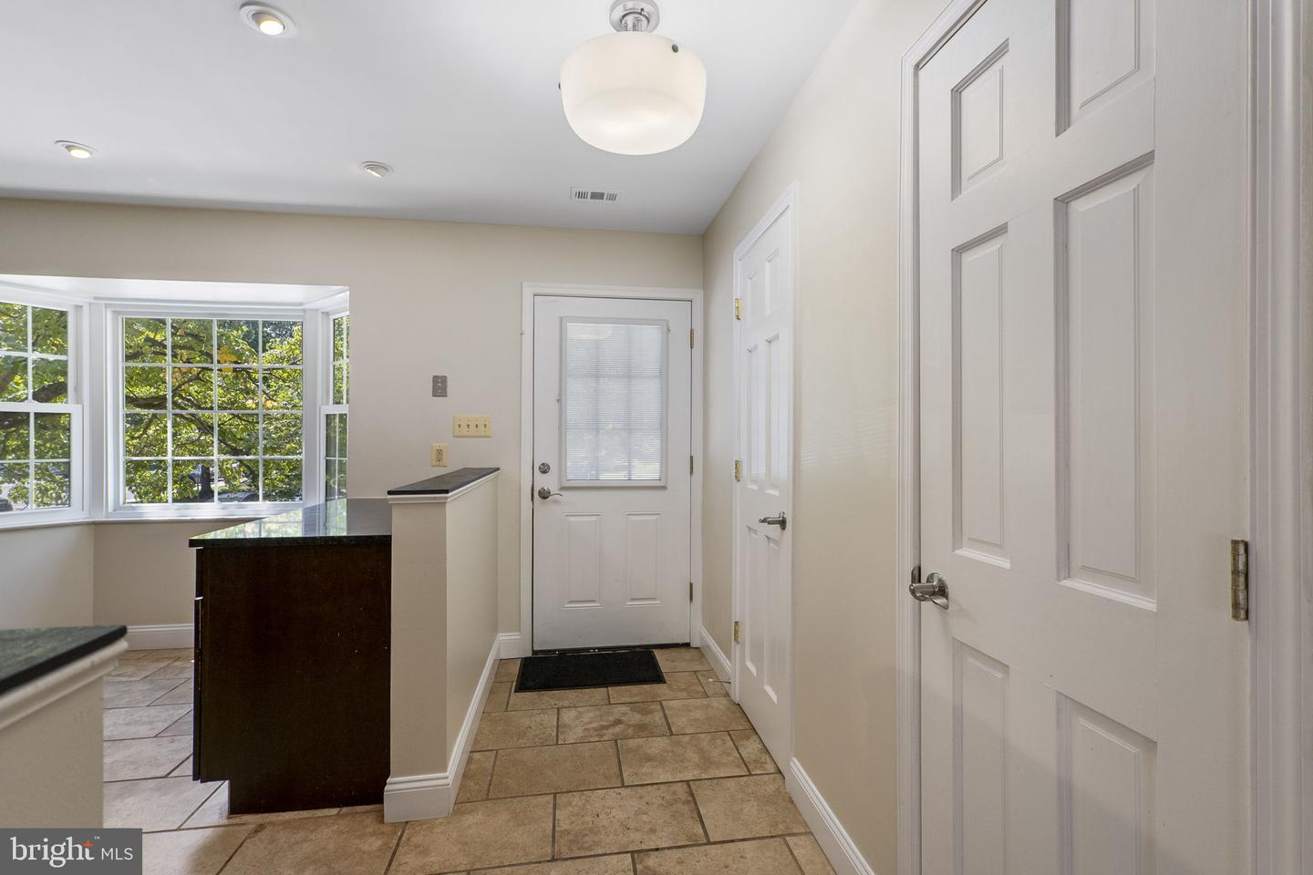 124 Barnsfield Ct #216 Property Photo 3