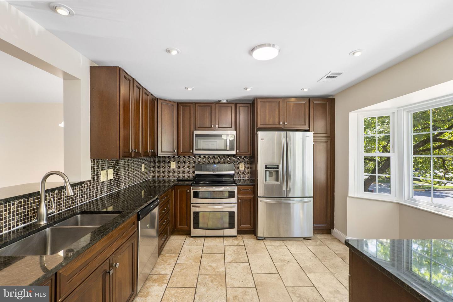 124 Barnsfield Ct #216 Property Photo 5