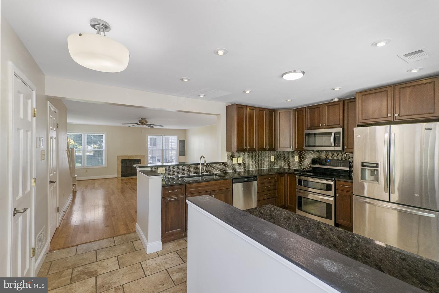 124 Barnsfield Ct #216 Property Photo 8