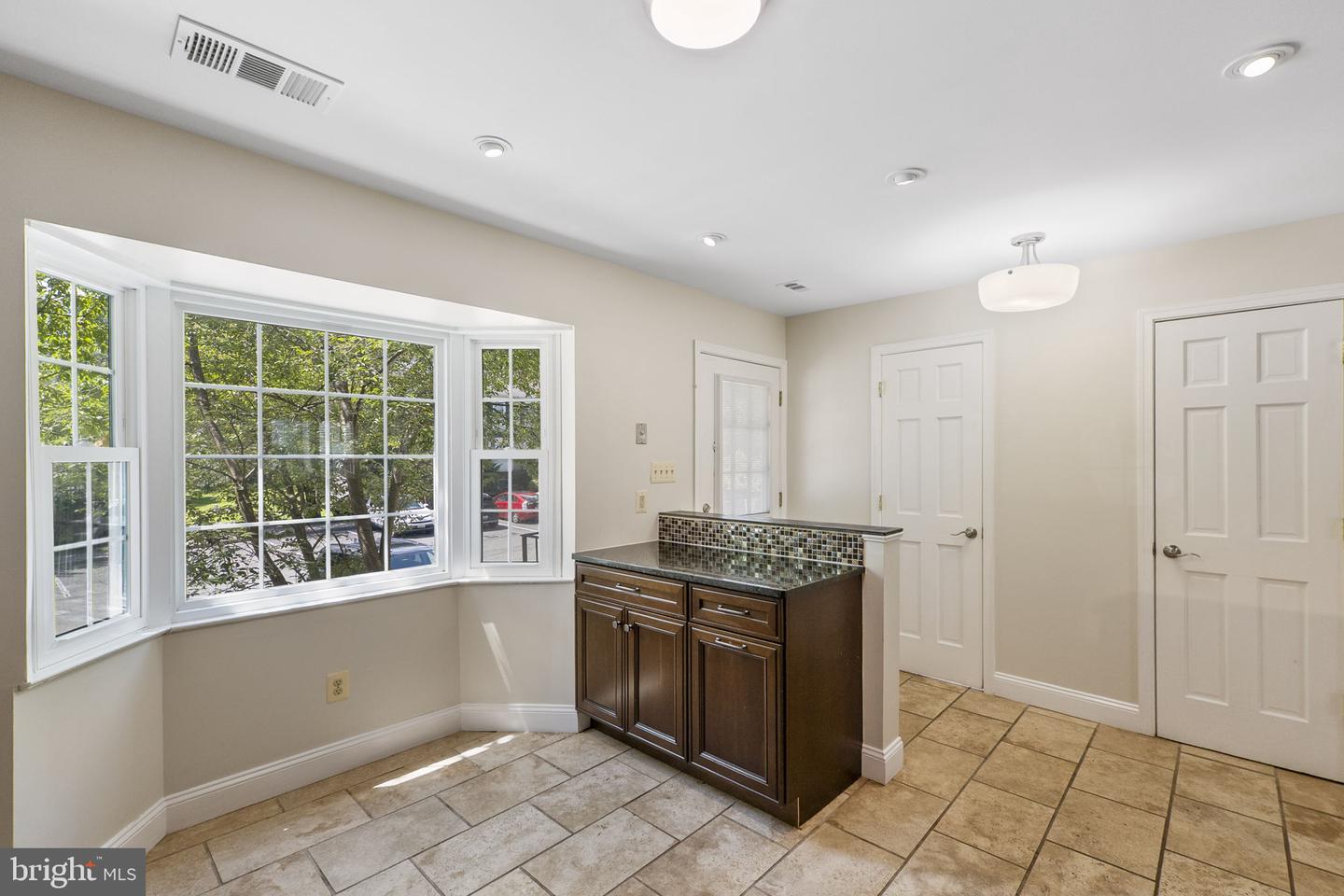 124 Barnsfield Ct #216 Property Photo 9