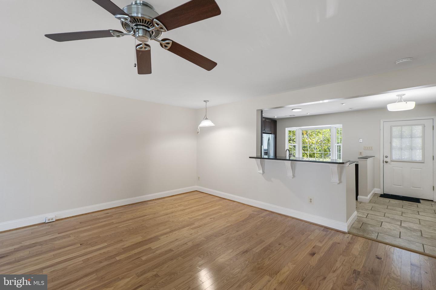 124 Barnsfield Ct #216 Property Photo 12