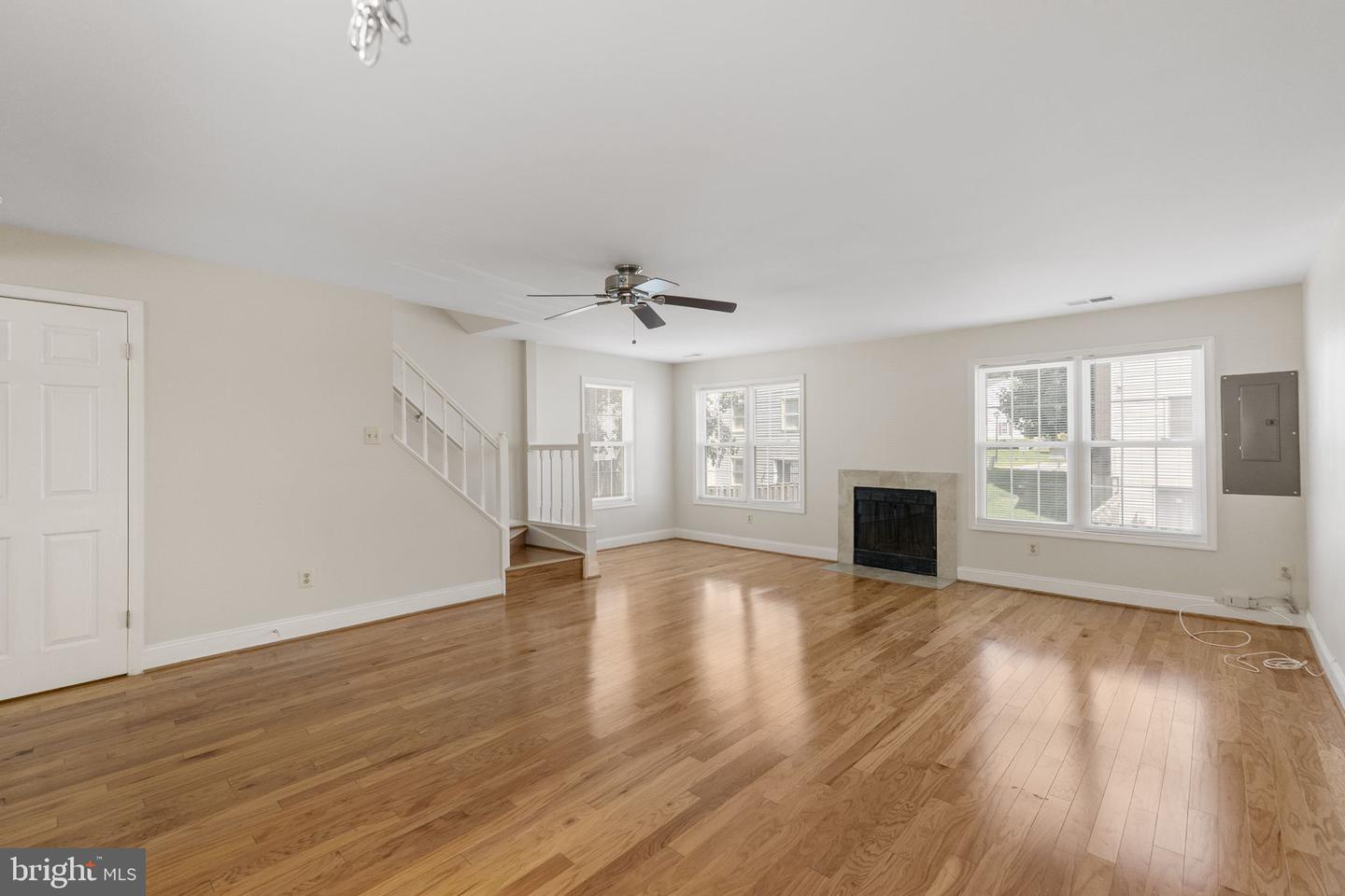 124 Barnsfield Ct #216 Property Photo 14