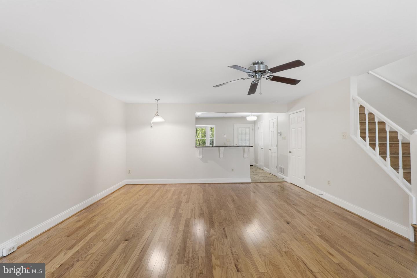 124 Barnsfield Ct #216 Property Photo 15