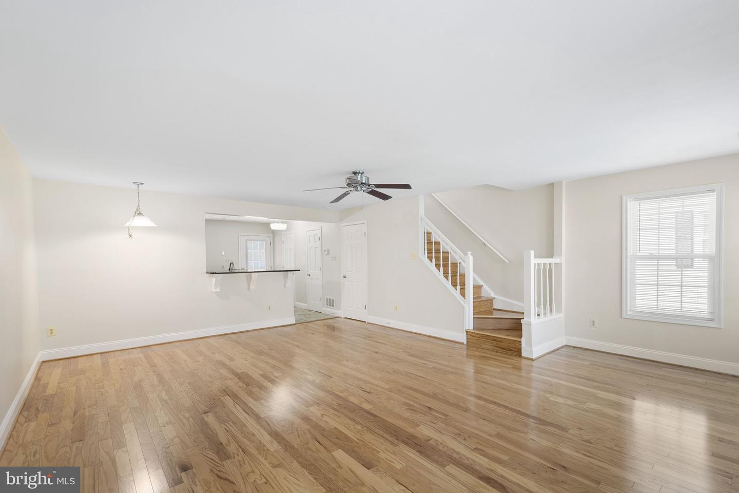 124 Barnsfield Ct #216 Property Photo 16