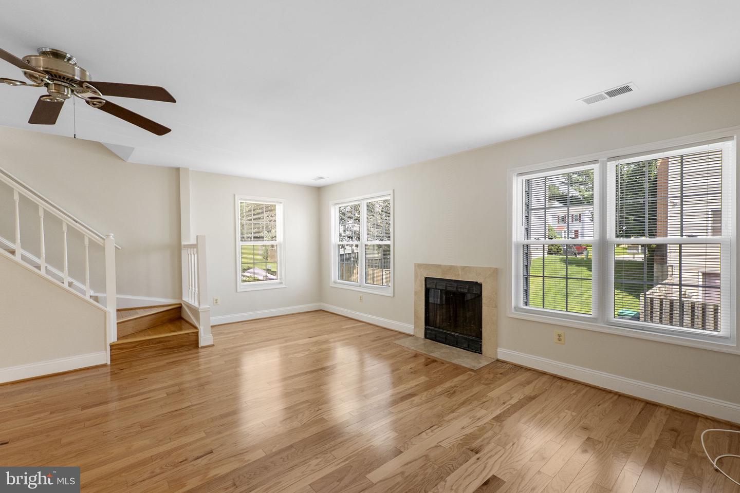 124 Barnsfield Ct #216 Property Photo 17