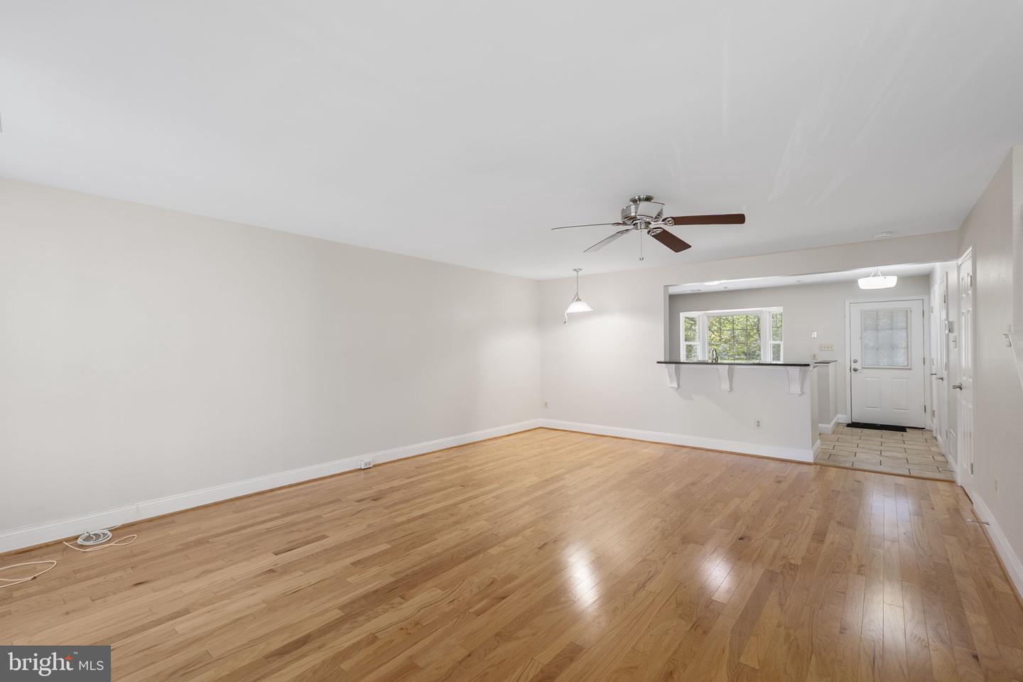 124 Barnsfield Ct #216 Property Photo 18