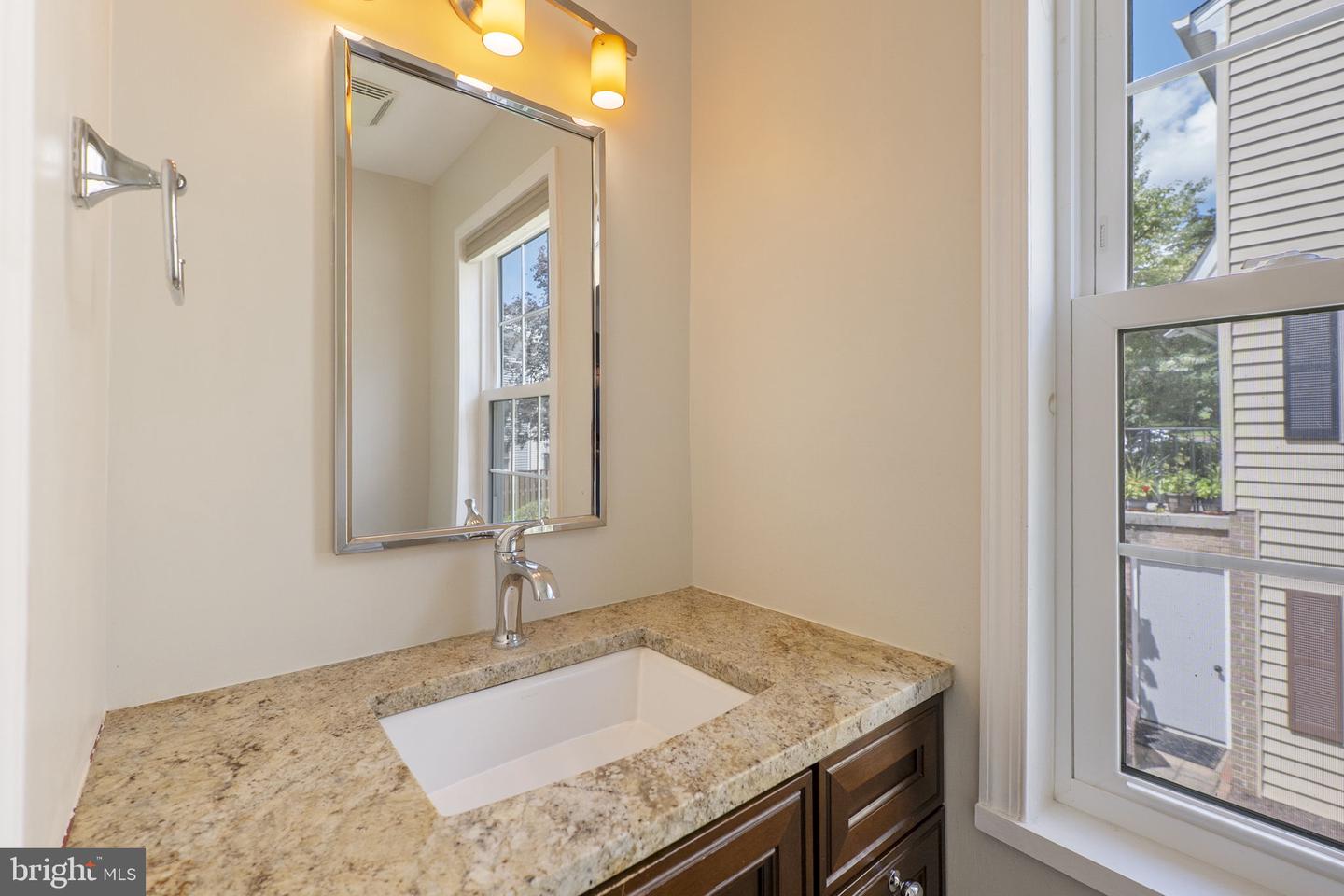 124 Barnsfield Ct #216 Property Photo 19
