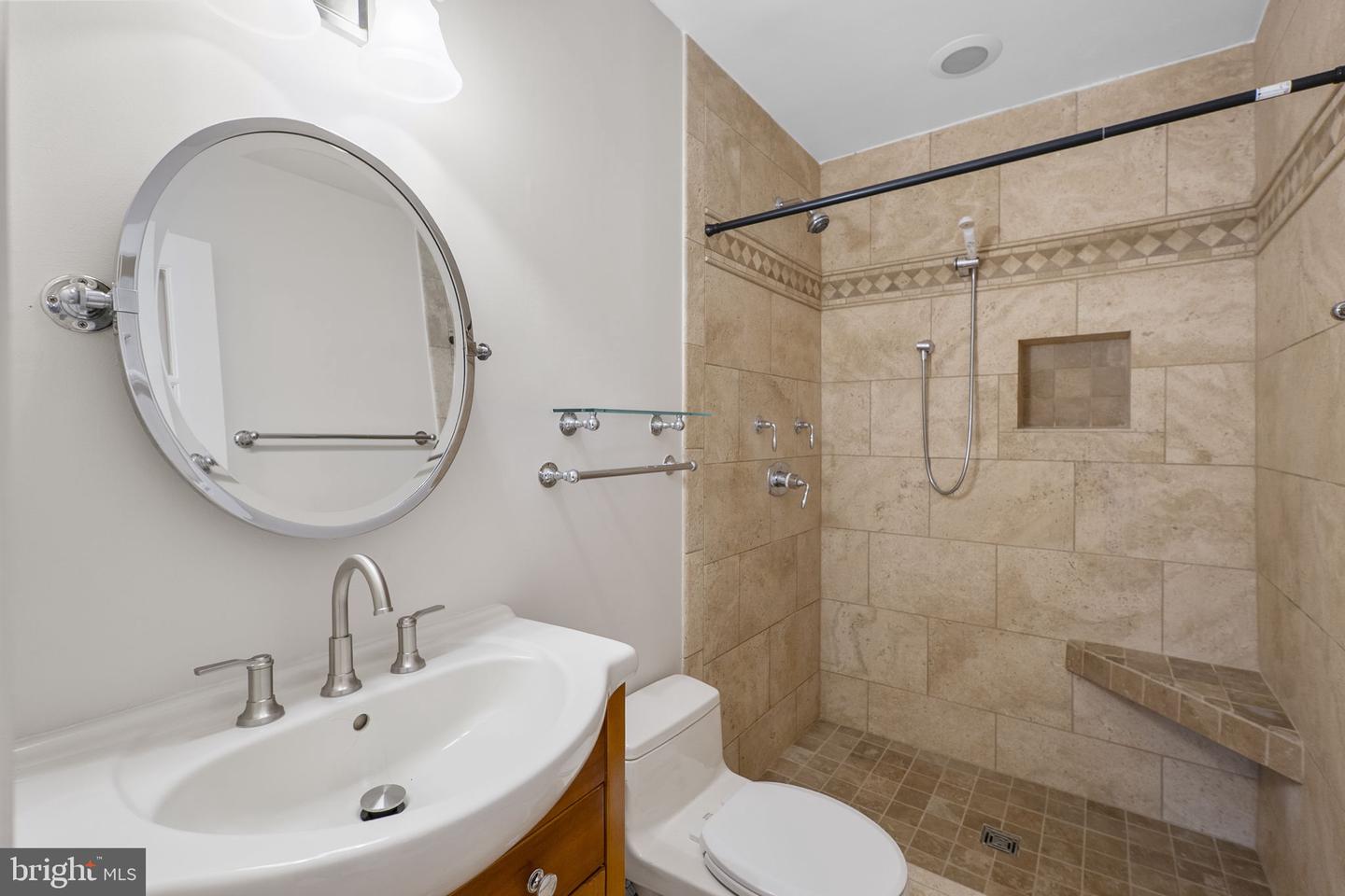 124 Barnsfield Ct #216 Property Photo 23