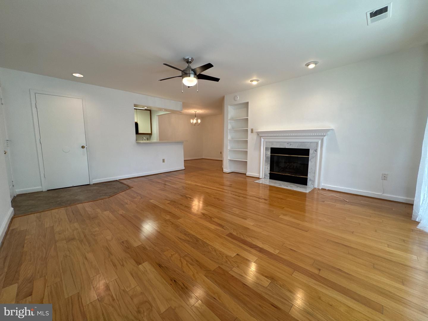 13613 Sir Thomas Way #12 Property Photo 5