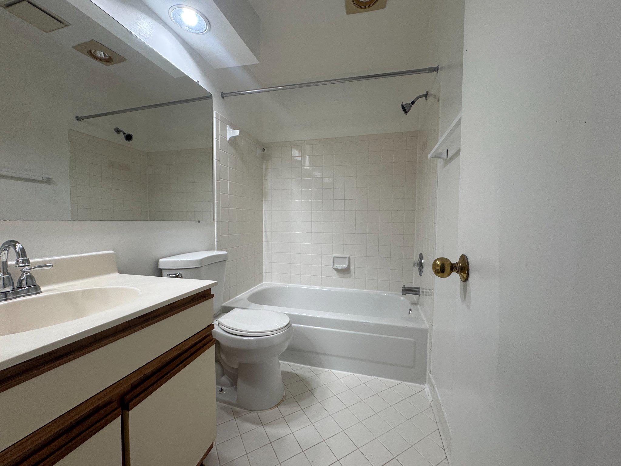13613 Sir Thomas Way #12 Property Photo 12