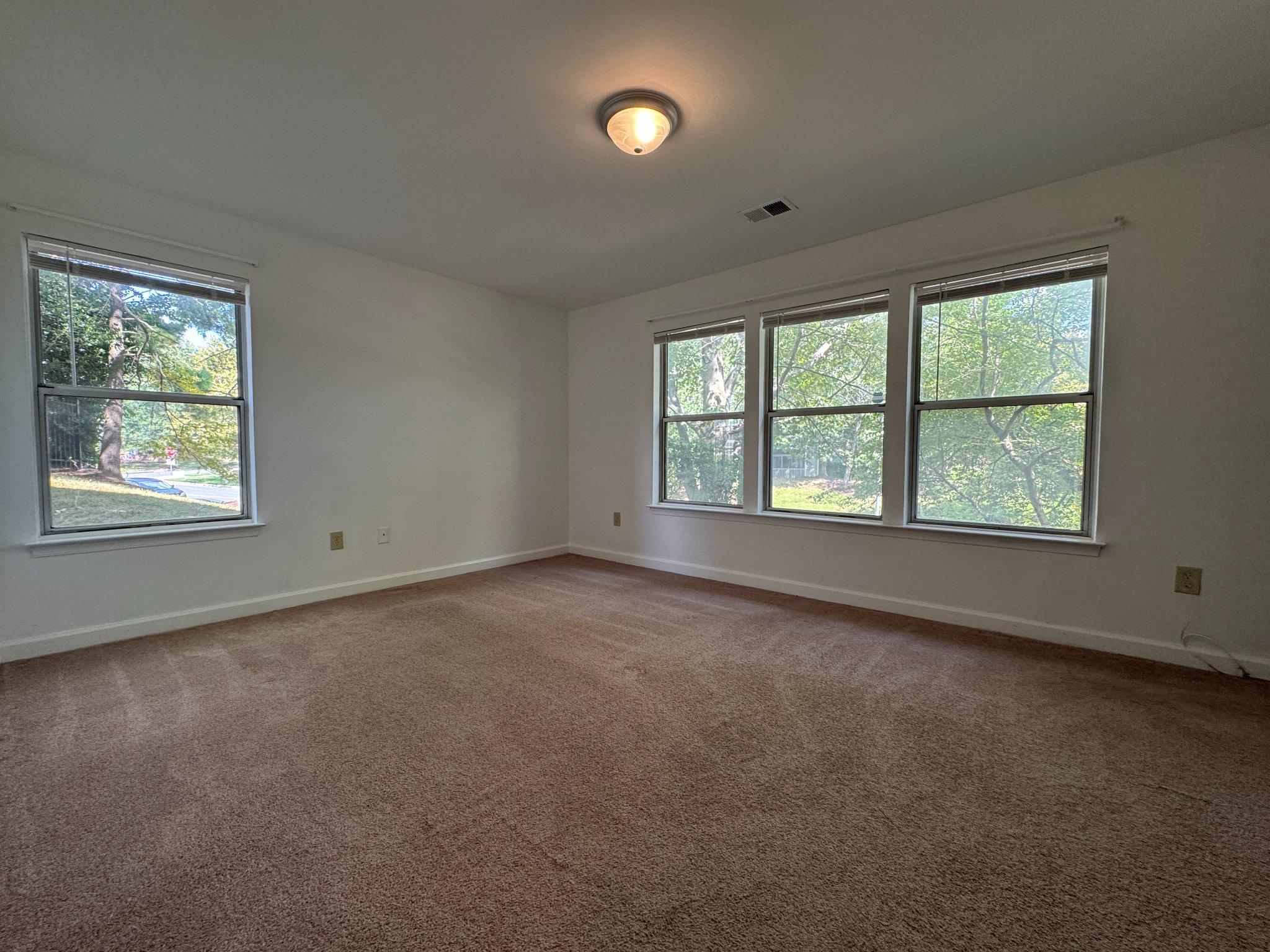 13613 Sir Thomas Way #12 Property Photo 13