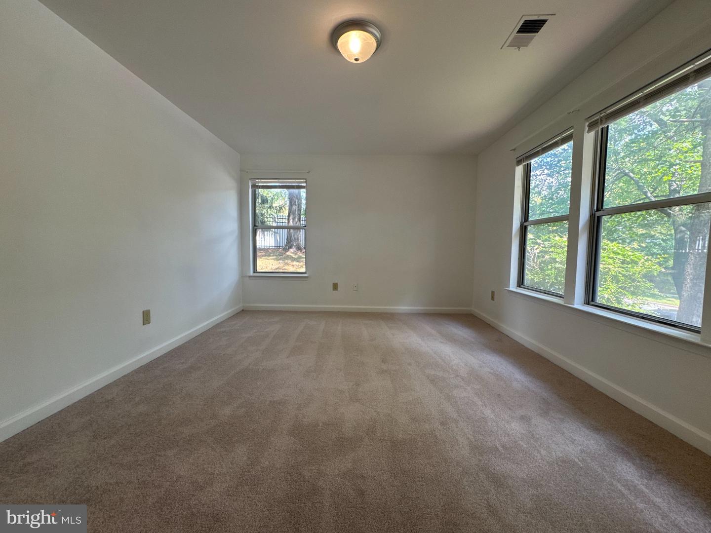 13613 Sir Thomas Way #12 Property Photo 14
