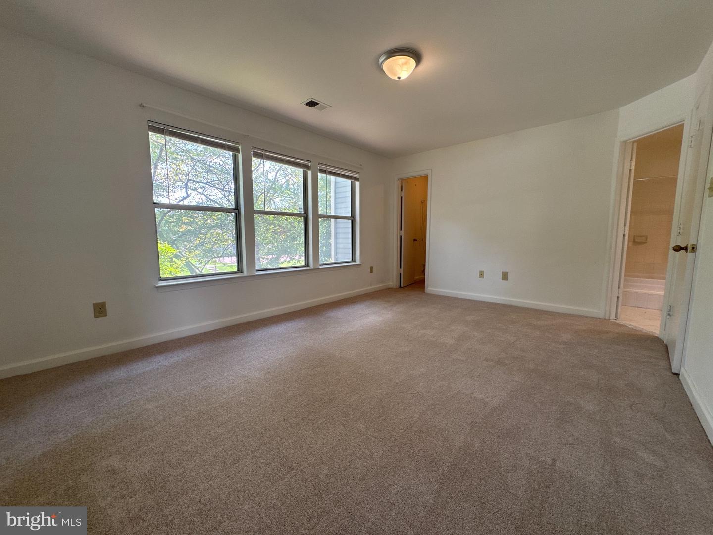 13613 Sir Thomas Way #12 Property Photo 16