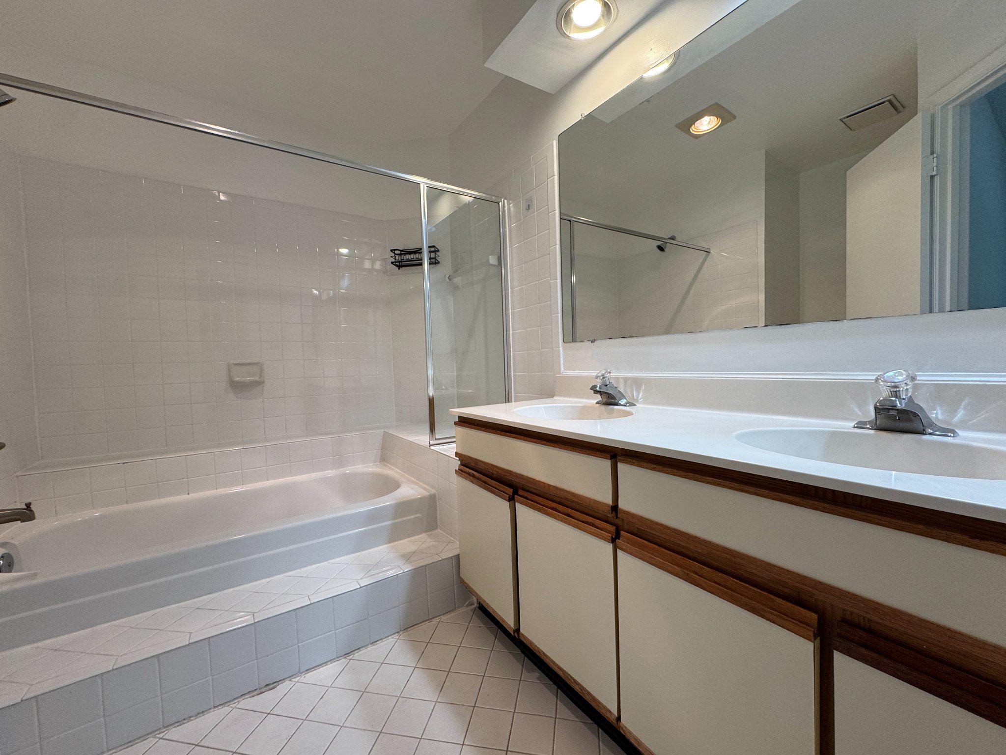 13613 Sir Thomas Way #12 Property Photo 18