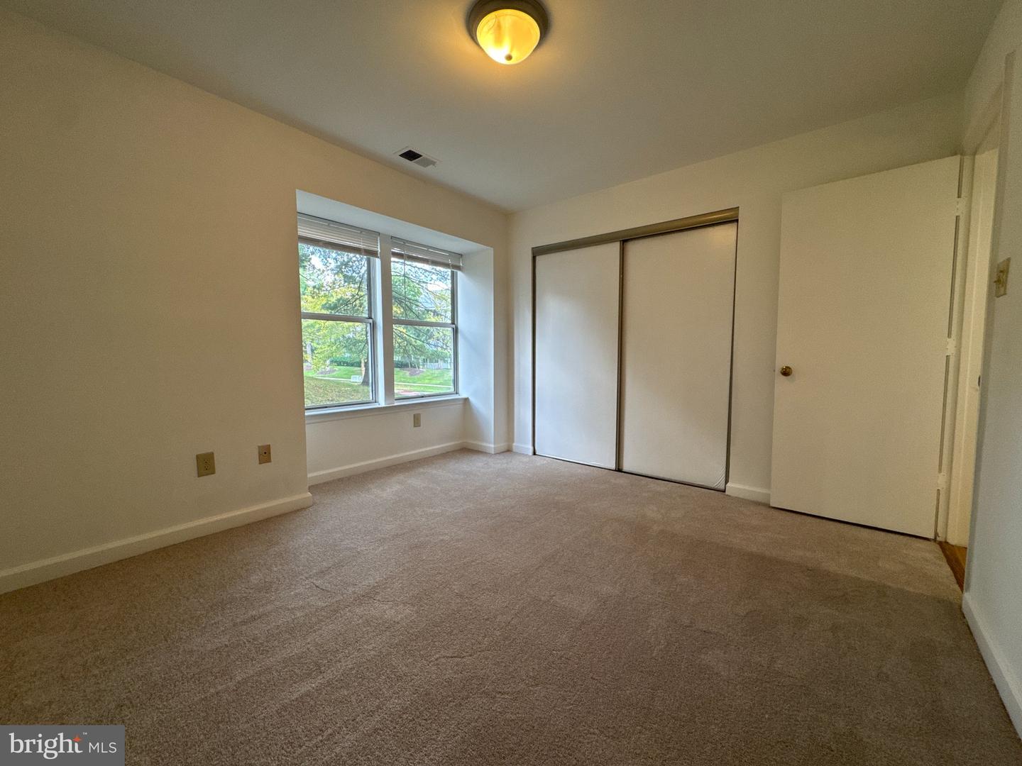 13613 Sir Thomas Way #12 Property Photo 24