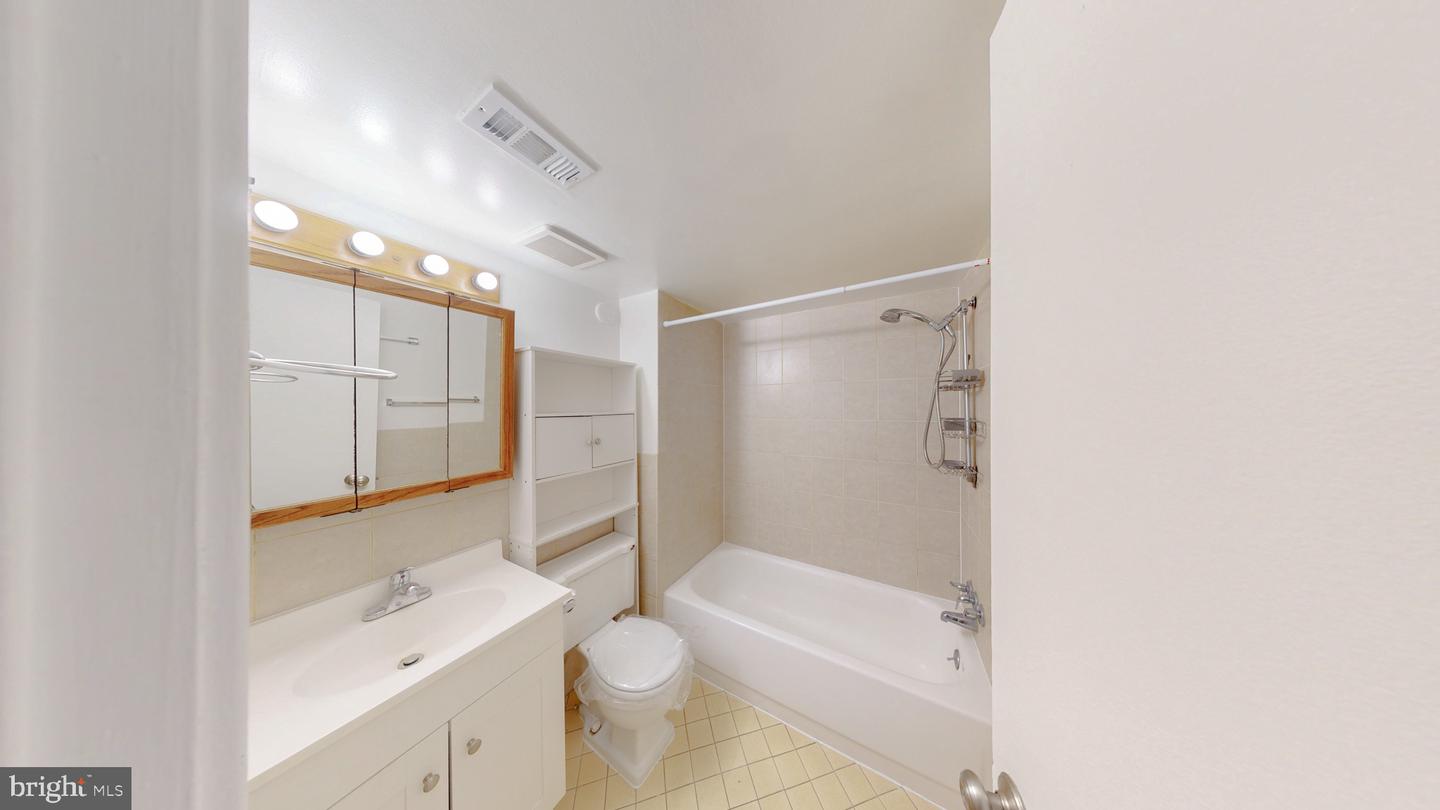 9806 Georgia Ave #302 Property Photo 8