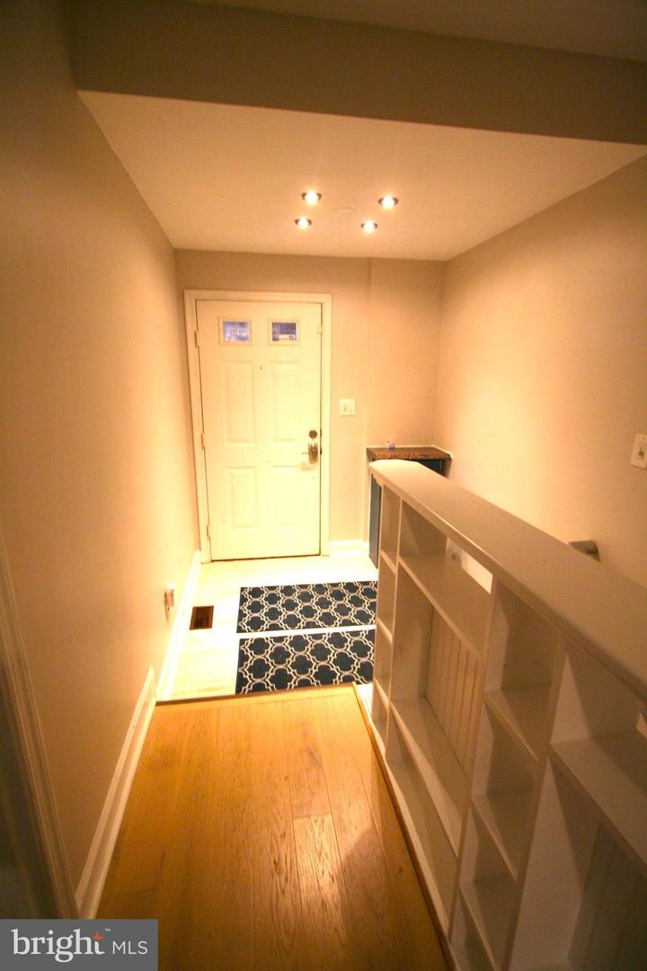 3924 Chesterwood Dr #3924 Property Photo 4