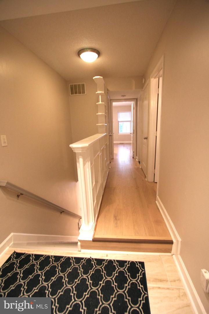 3924 Chesterwood Dr #3924 Property Photo 5