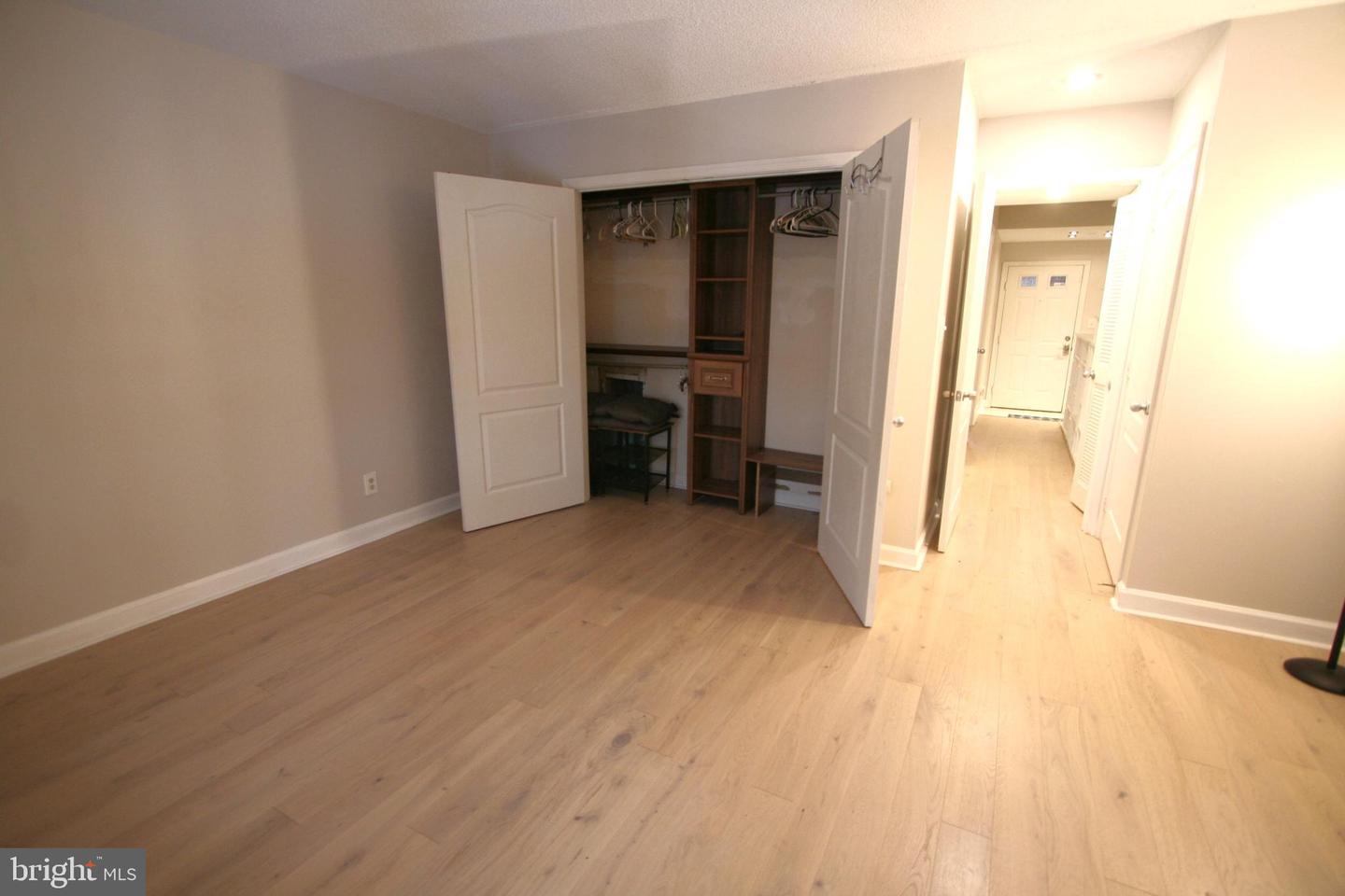 3924 Chesterwood Dr #3924 Property Photo 7