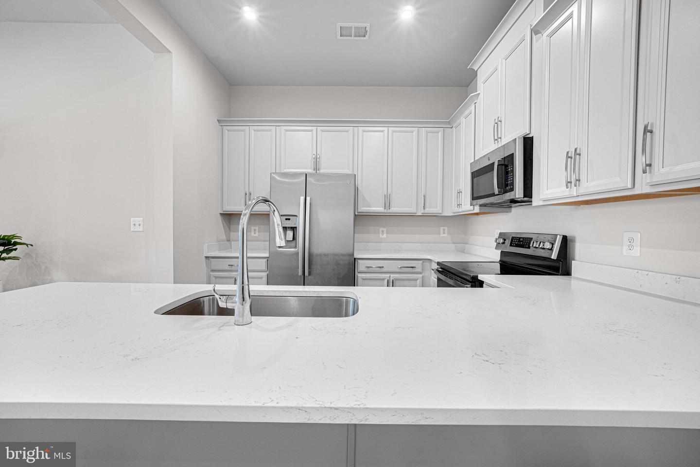 16316 Connors Way #15 Property Photo 11