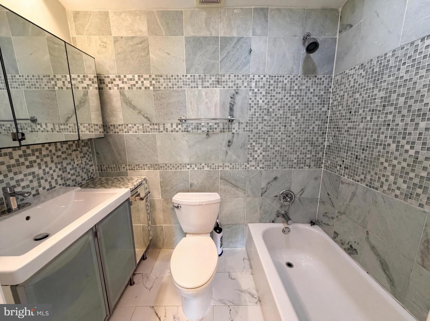 7405 Flower Ave Property Photo 10