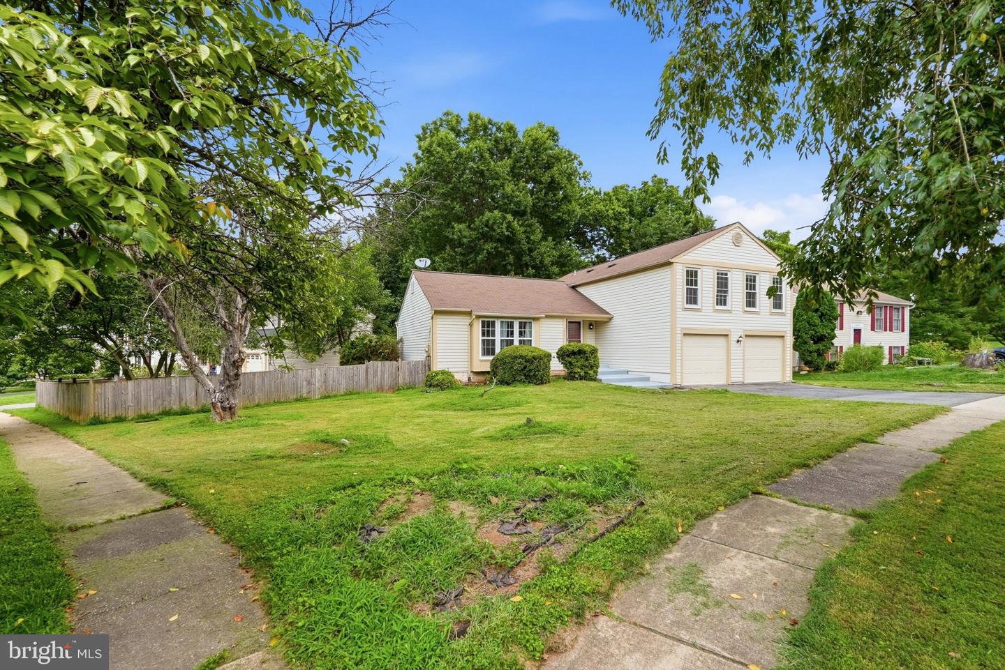 18007 Silver Leaf Dr Property Photo 5