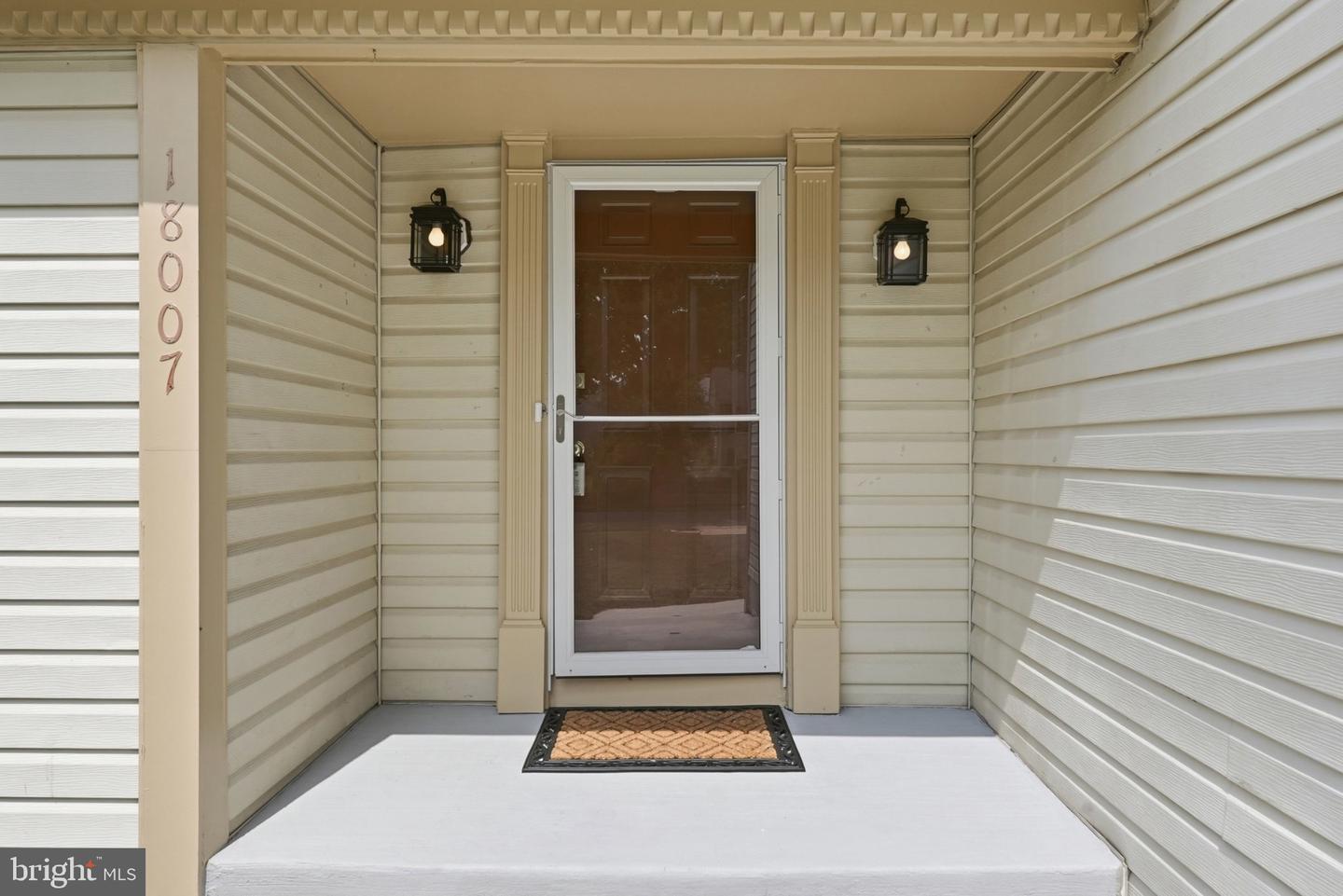 18007 Silver Leaf Dr Property Photo 6