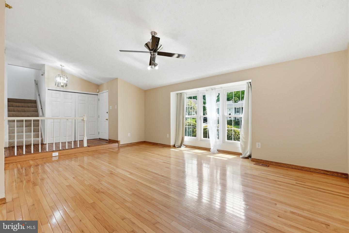 18007 Silver Leaf Dr Property Photo 10