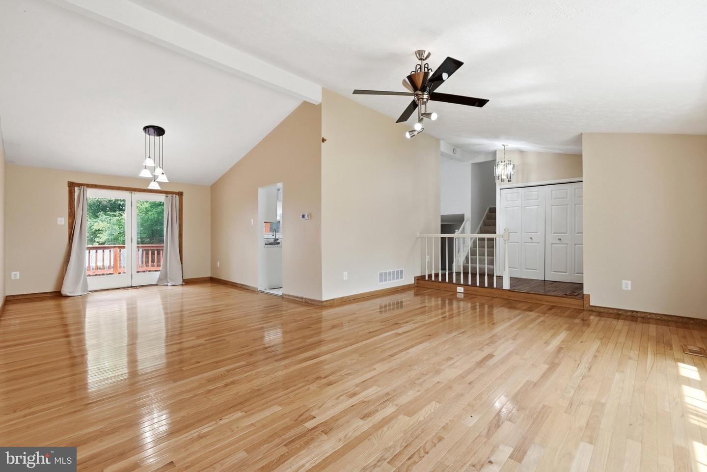 18007 Silver Leaf Dr Property Photo 11