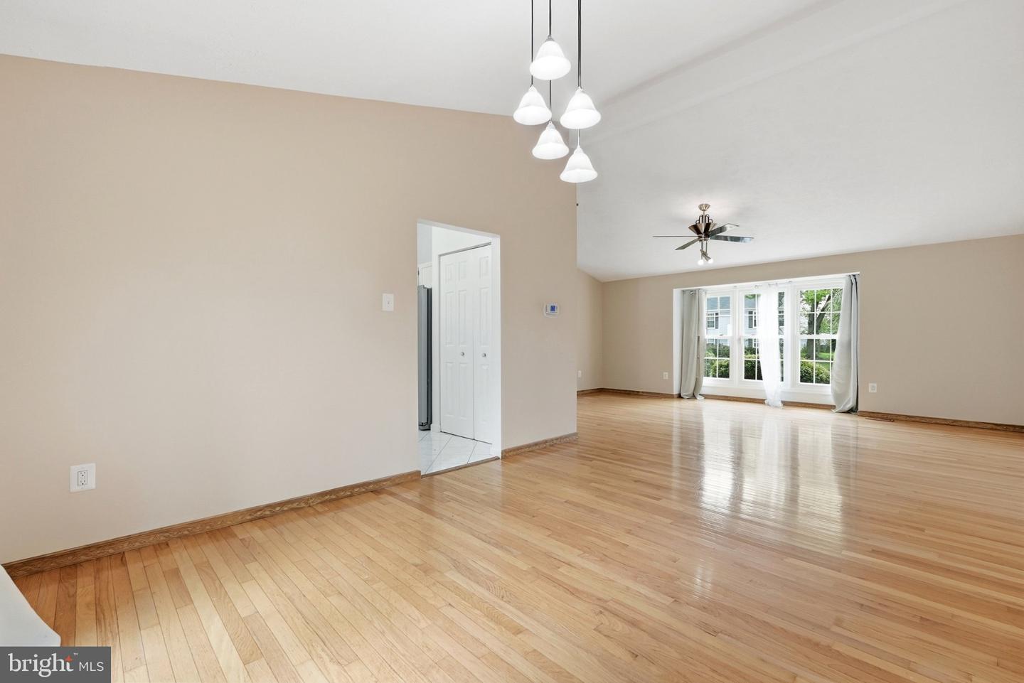 18007 Silver Leaf Dr Property Photo 13