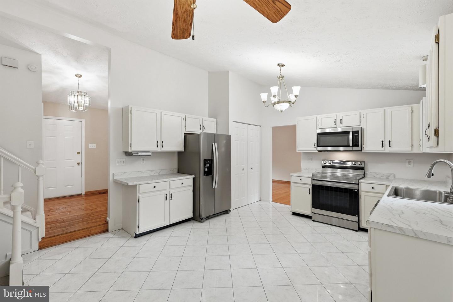 18007 Silver Leaf Dr Property Photo 16