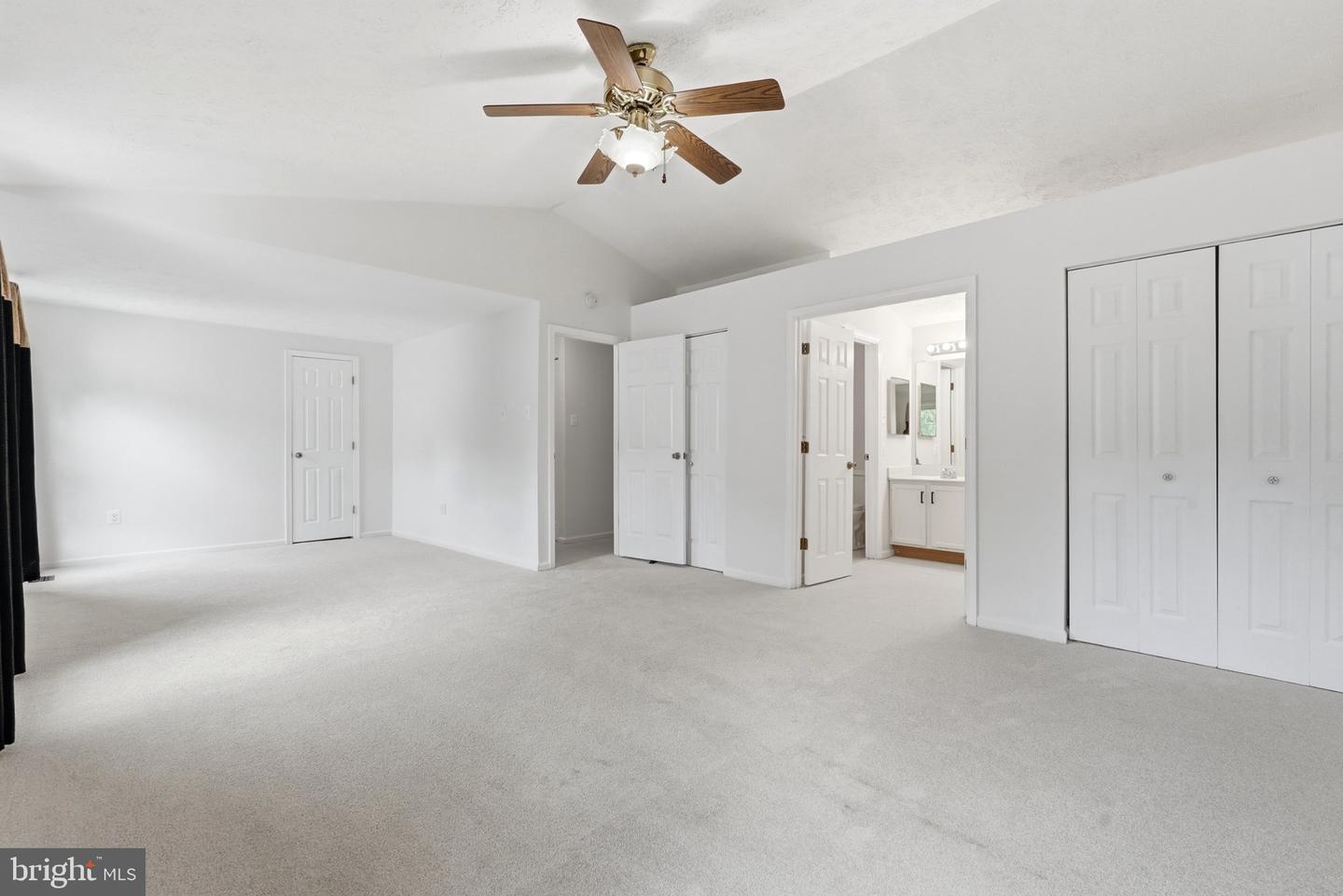 18007 Silver Leaf Dr Property Photo 26