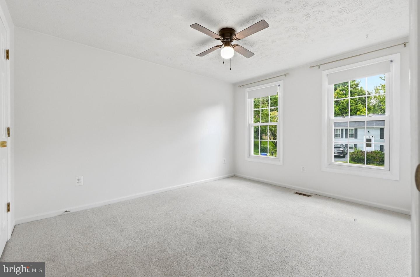 18007 Silver Leaf Dr Property Photo 32