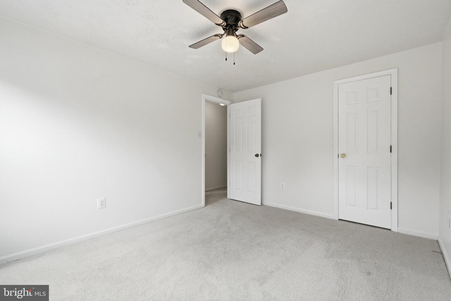 18007 Silver Leaf Dr Property Photo 33