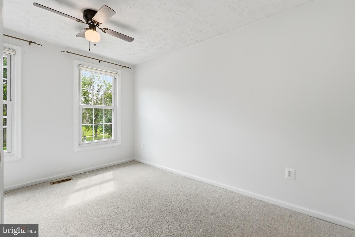 18007 Silver Leaf Dr Property Photo 34