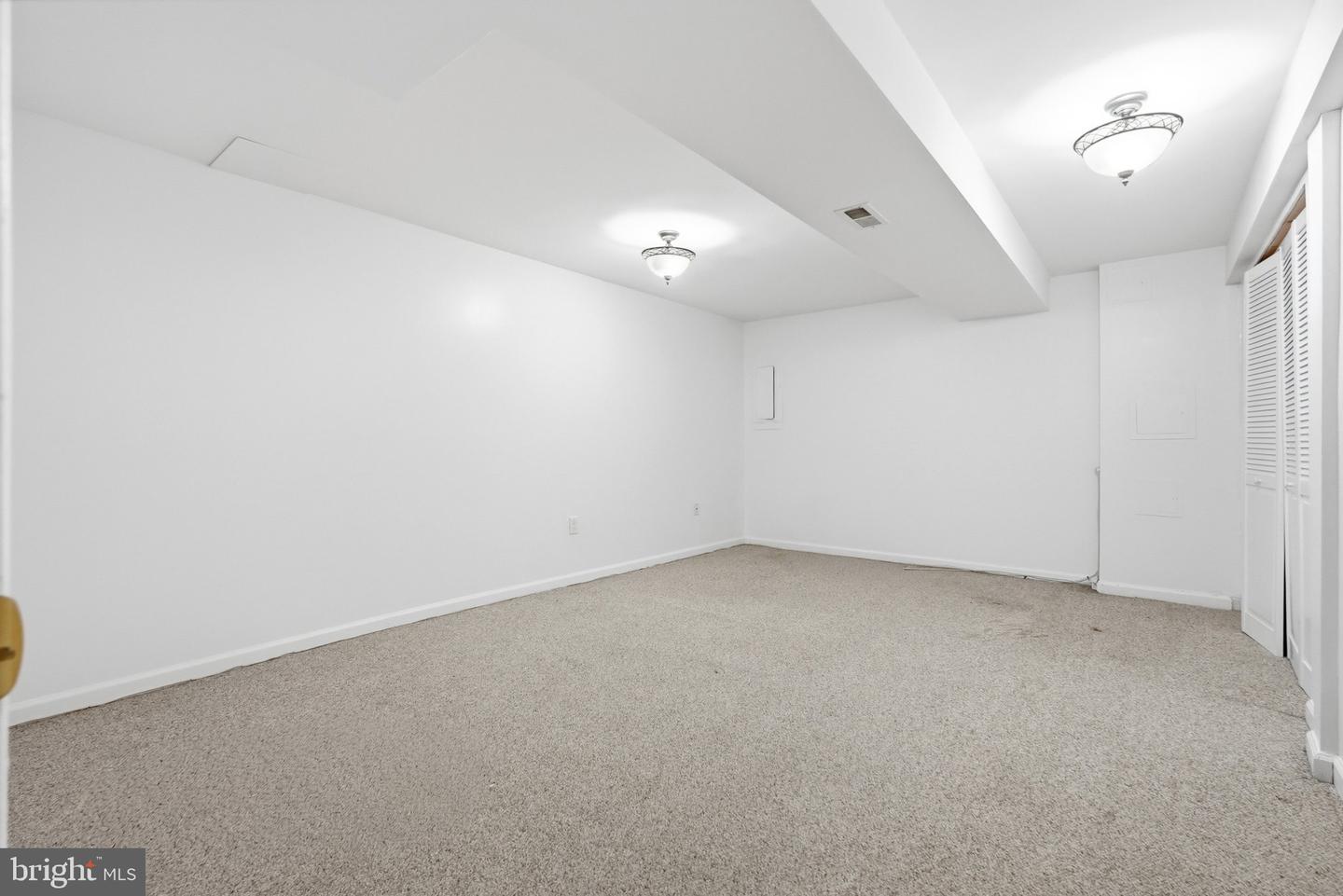18007 Silver Leaf Dr Property Photo 38