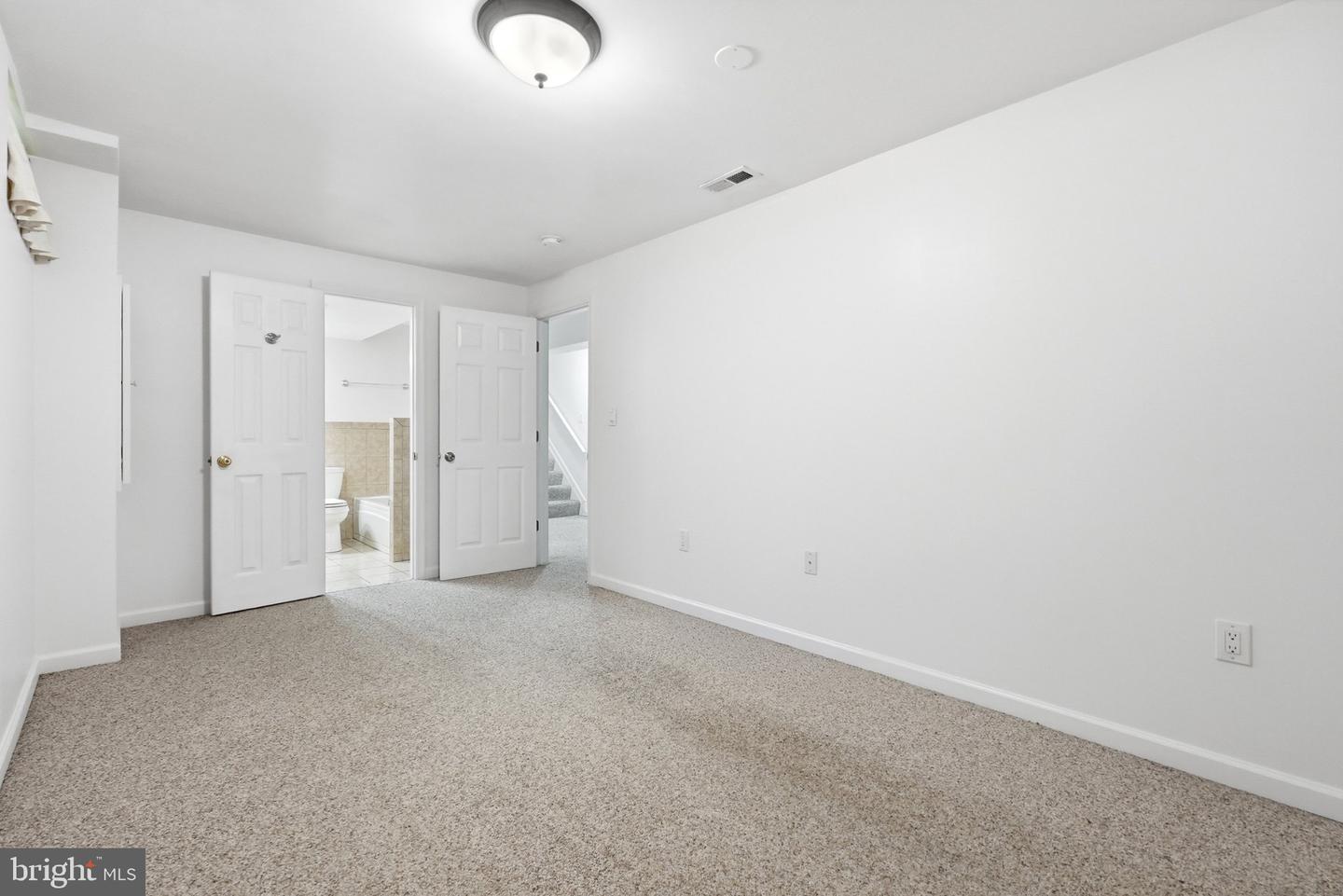 18007 Silver Leaf Dr Property Photo 41