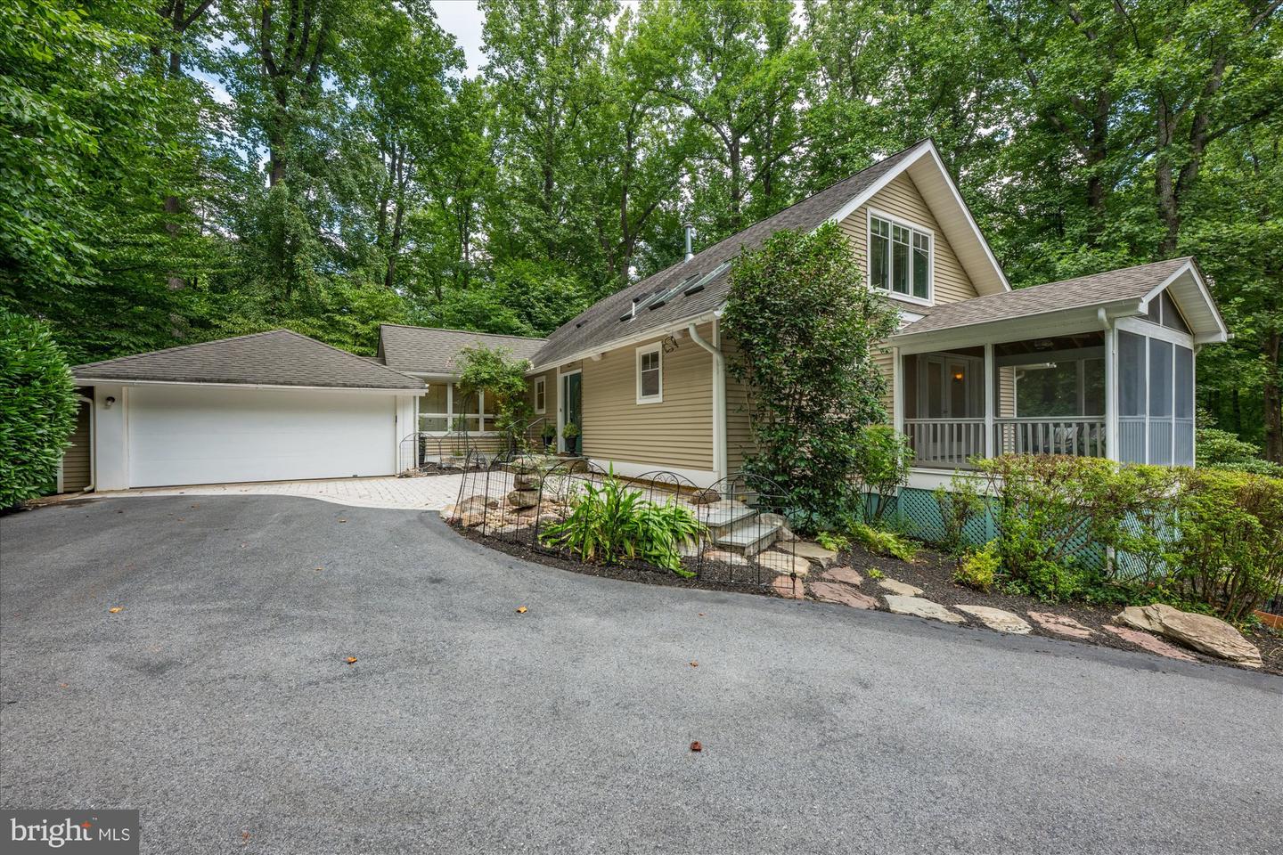 9328 Garden Ct Property Photo 1