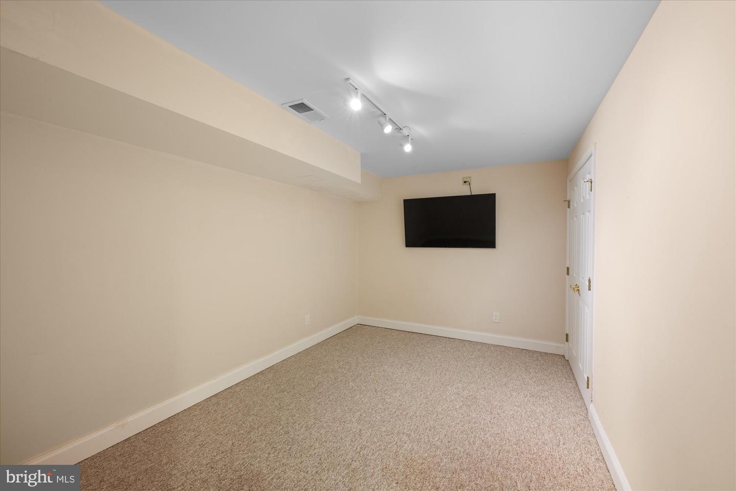9328 Garden Ct Property Photo 32