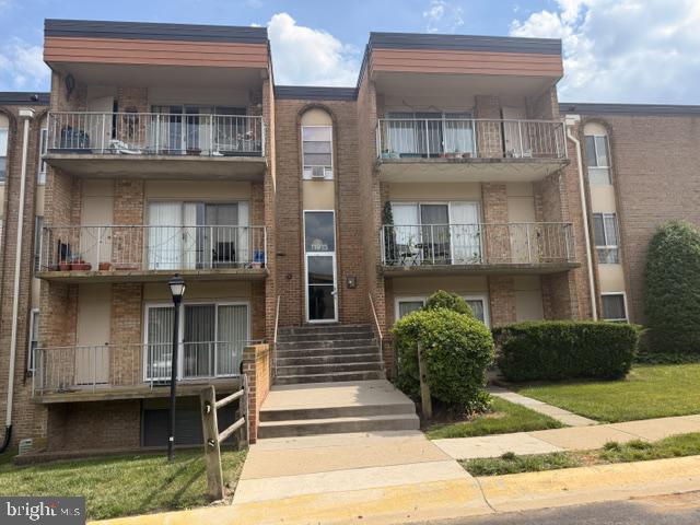 11915 PARKLAWN DR #201
