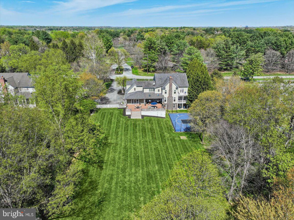 12900 Glen Rd Property Photo 2