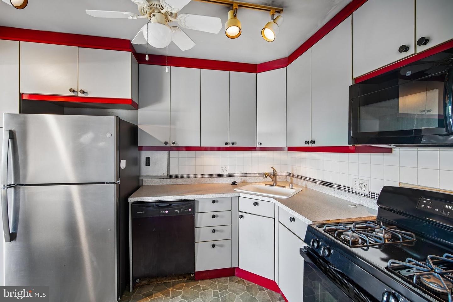 1111 University Blvd W #916-a Property Photo 10