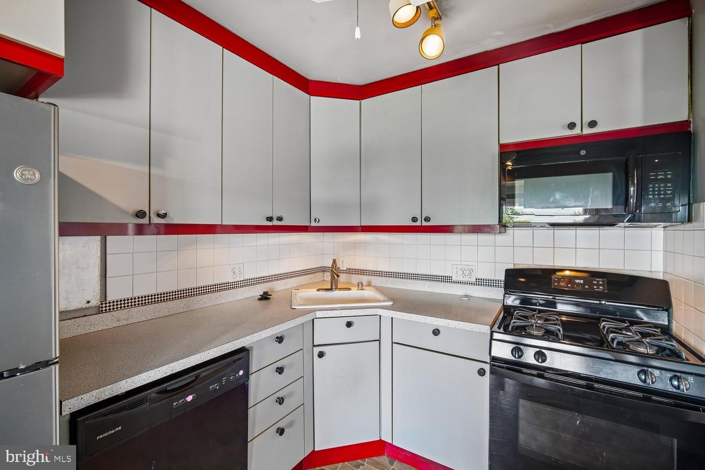 1111 University Blvd W #916-a Property Photo 11